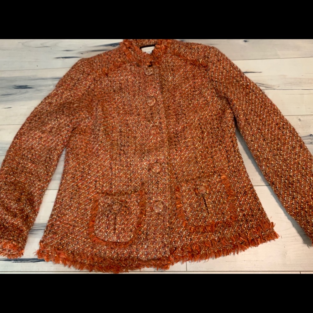 Women’s jacket.